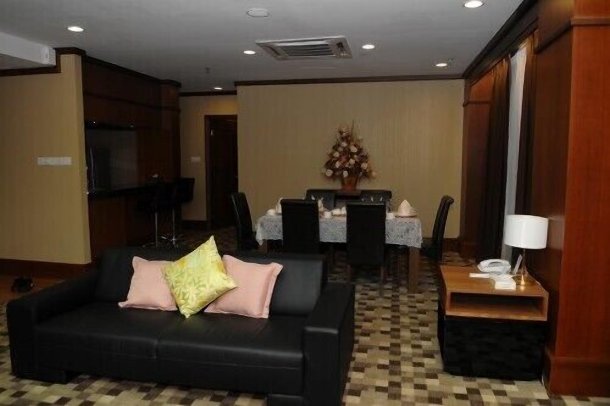 Seri Malaysia Hotel 2*